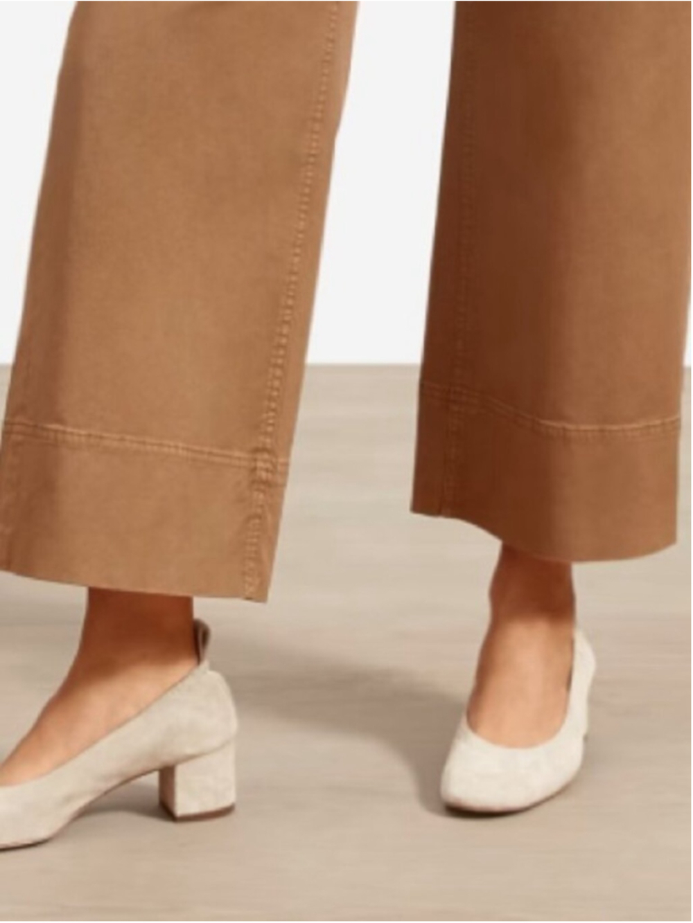 Everlane | The Day Heel In Light Taupe Suede - Picture 2 of 13